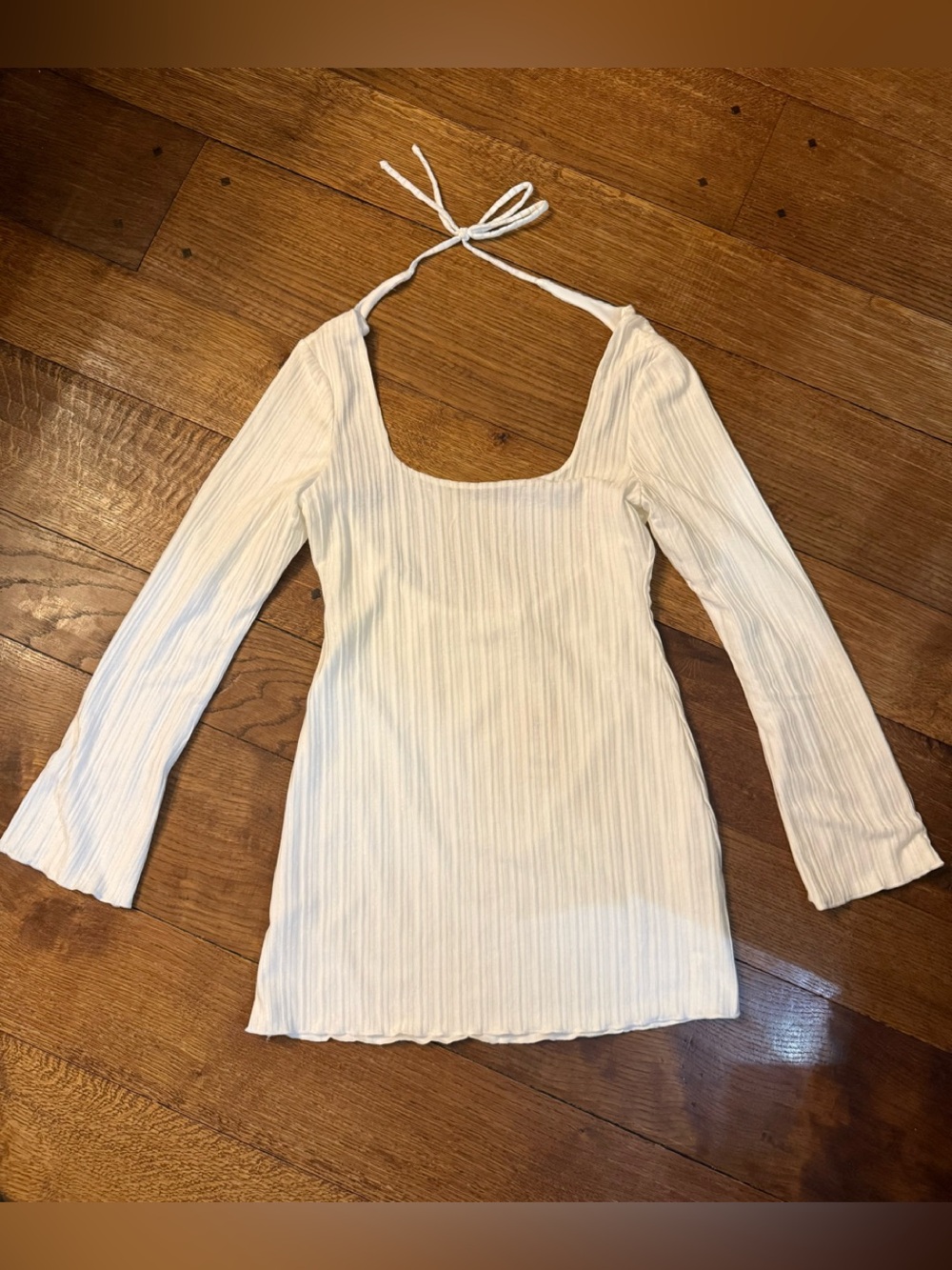 Tiger Mist Cream Ribbed Scoop Tie-Back Long Sleeve Top. SZ- L.